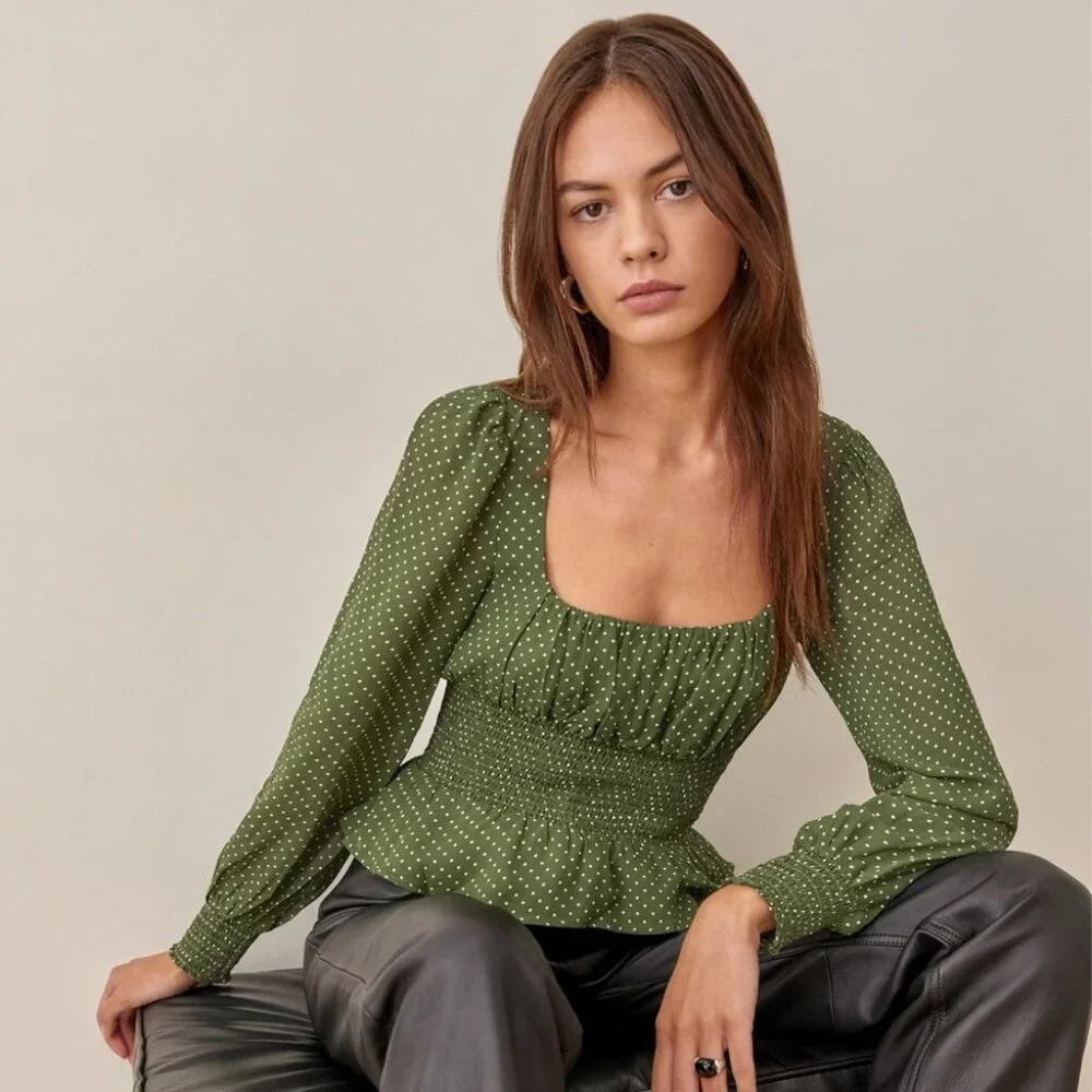 NWT Reformation Hearth top in Green Polka Dot/Peat